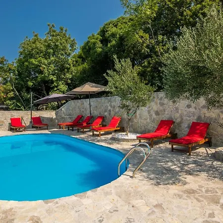 Holiday home 4 Bedroom Stunning In
