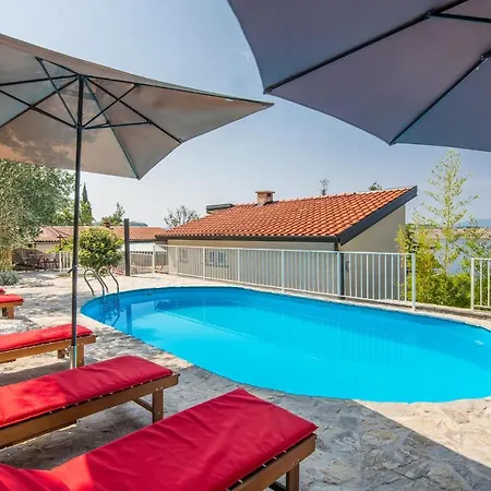 Holiday home 4 Bedroom Stunning In