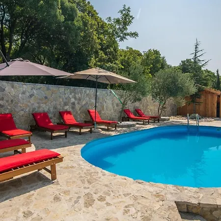4 Bedroom Stunning In Holiday home