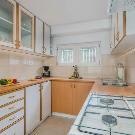 4 Bedroom Stunning In Holiday home *