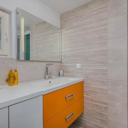 4 Bedroom Stunning In Holiday home Omisalj