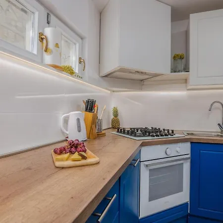4 Bedroom Stunning In Holiday home