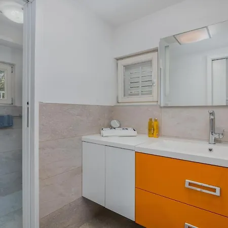 Dom wakacyjny 4 Bedroom Stunning In