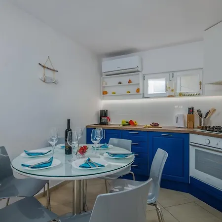 4 Bedroom Stunning In Holiday home *