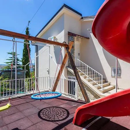 Holiday home 4 Bedroom Stunning In Omisalj