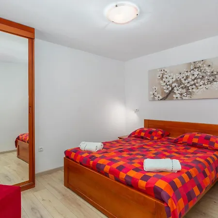 Σπίτι διακοπών 4 Bedroom Stunning In *