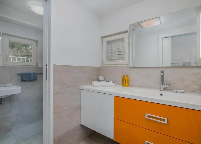 Σπίτι διακοπών 4 Bedroom Stunning In