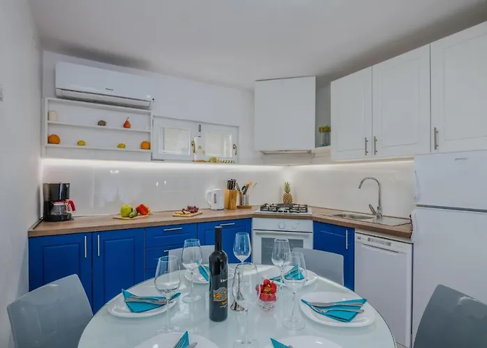 Σπίτι διακοπών 4 Bedroom Stunning In *