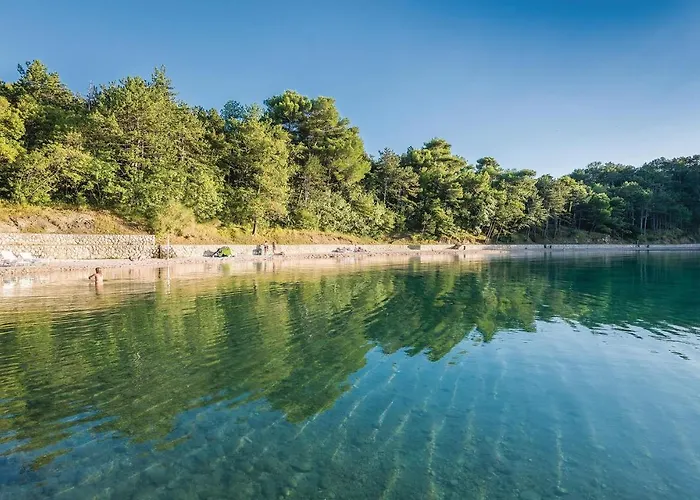 4 Bedroom Stunning In Omišalj