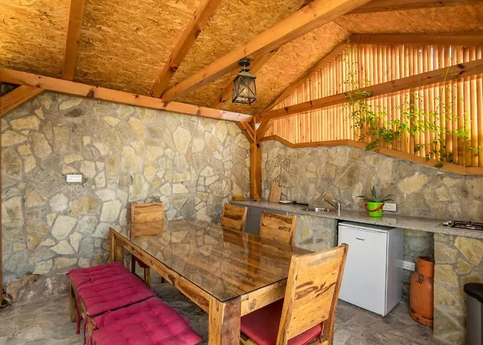 4 Bedroom Stunning In Omišalj