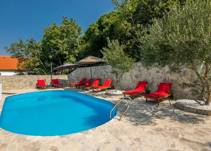 Ferienhaus 4 Bedroom Stunning In