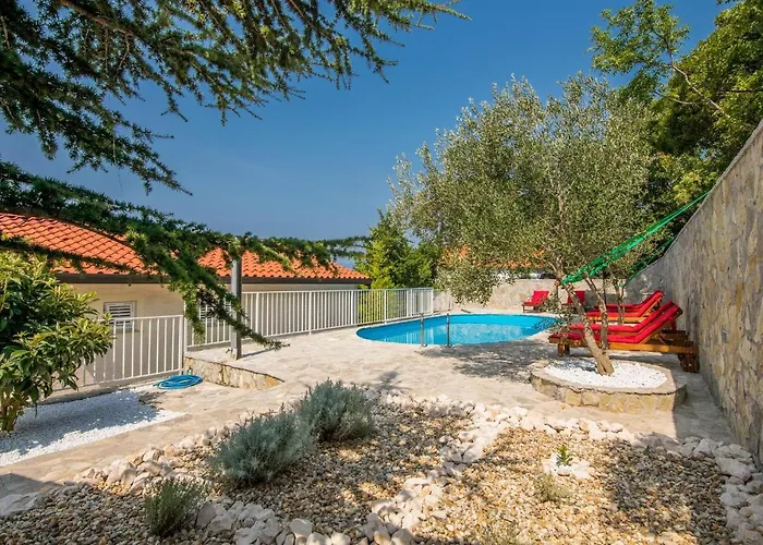 Ferienhaus 4 Bedroom Stunning In