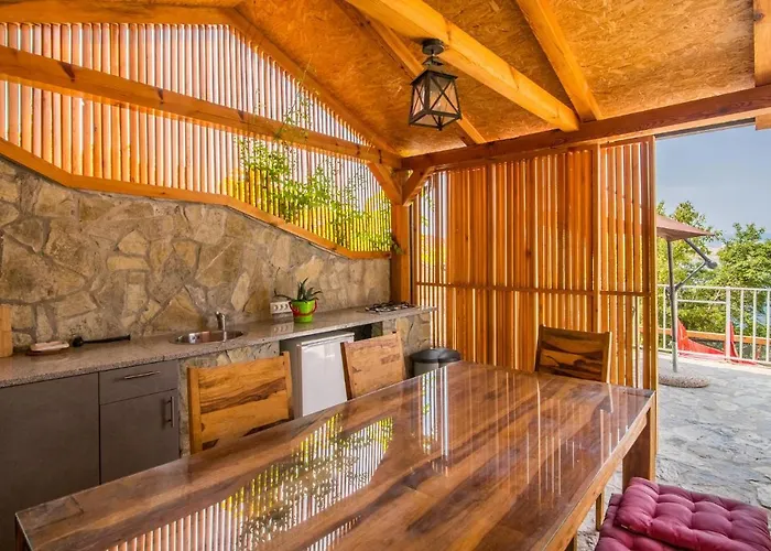 4 Bedroom Stunning In Ferienhaus *