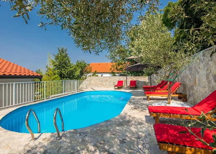 4 Bedroom Stunning In Ferienhaus *